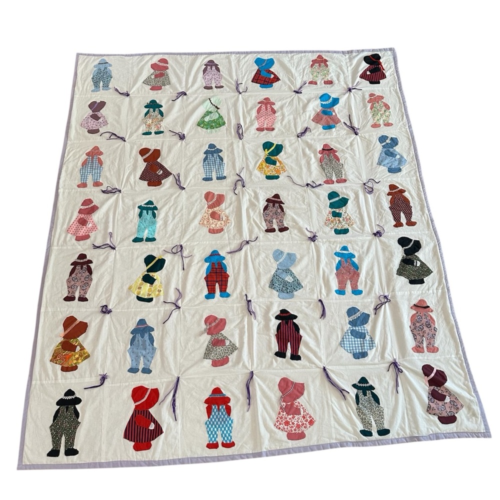 Adorable Sunbonnet Sue Hand-stitched Quilt Cream Lavender  Yarn Tied 77”x89”